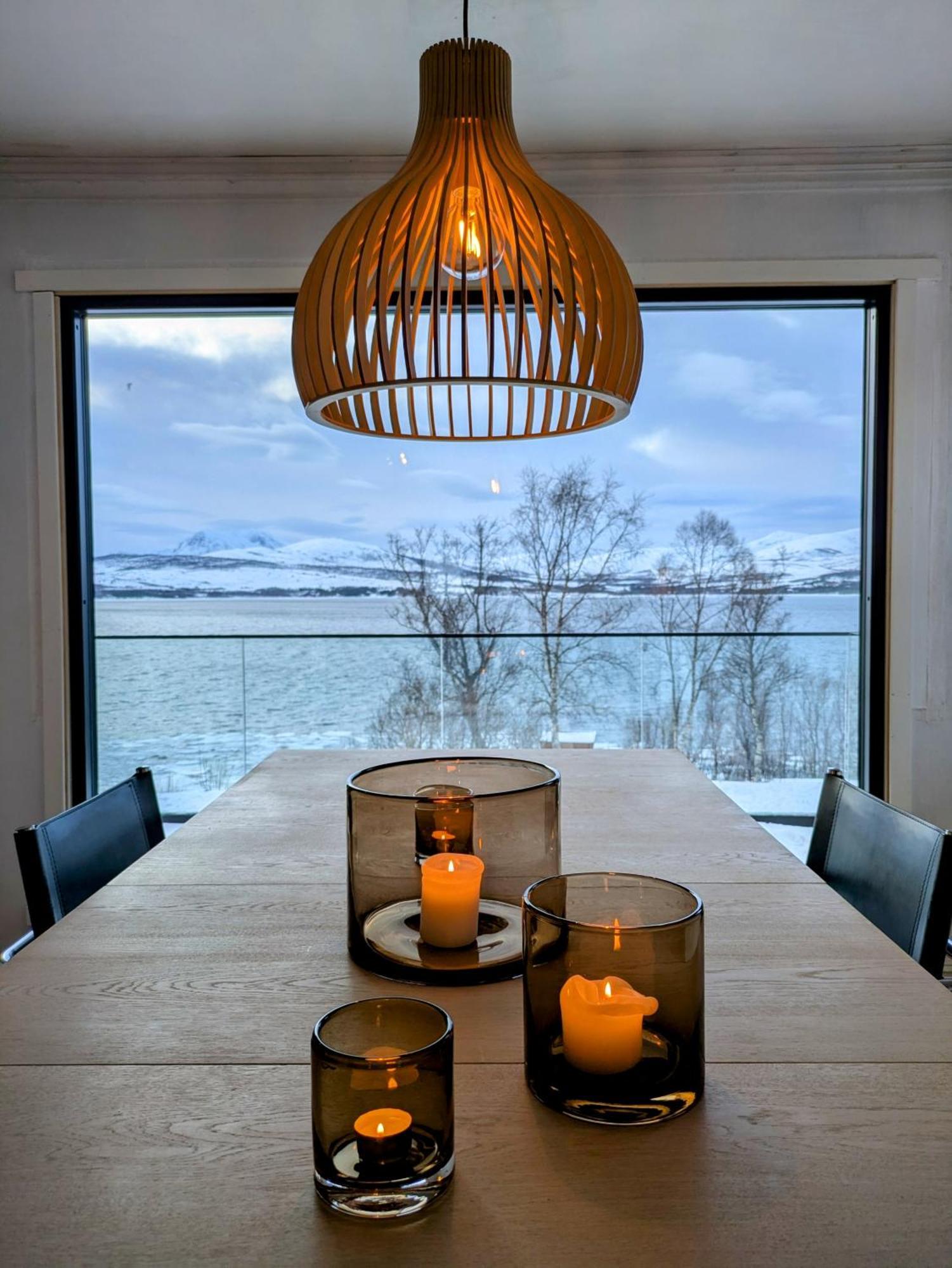 Hus Med Egen Strandlinje Tromsø Eksteriør bilde