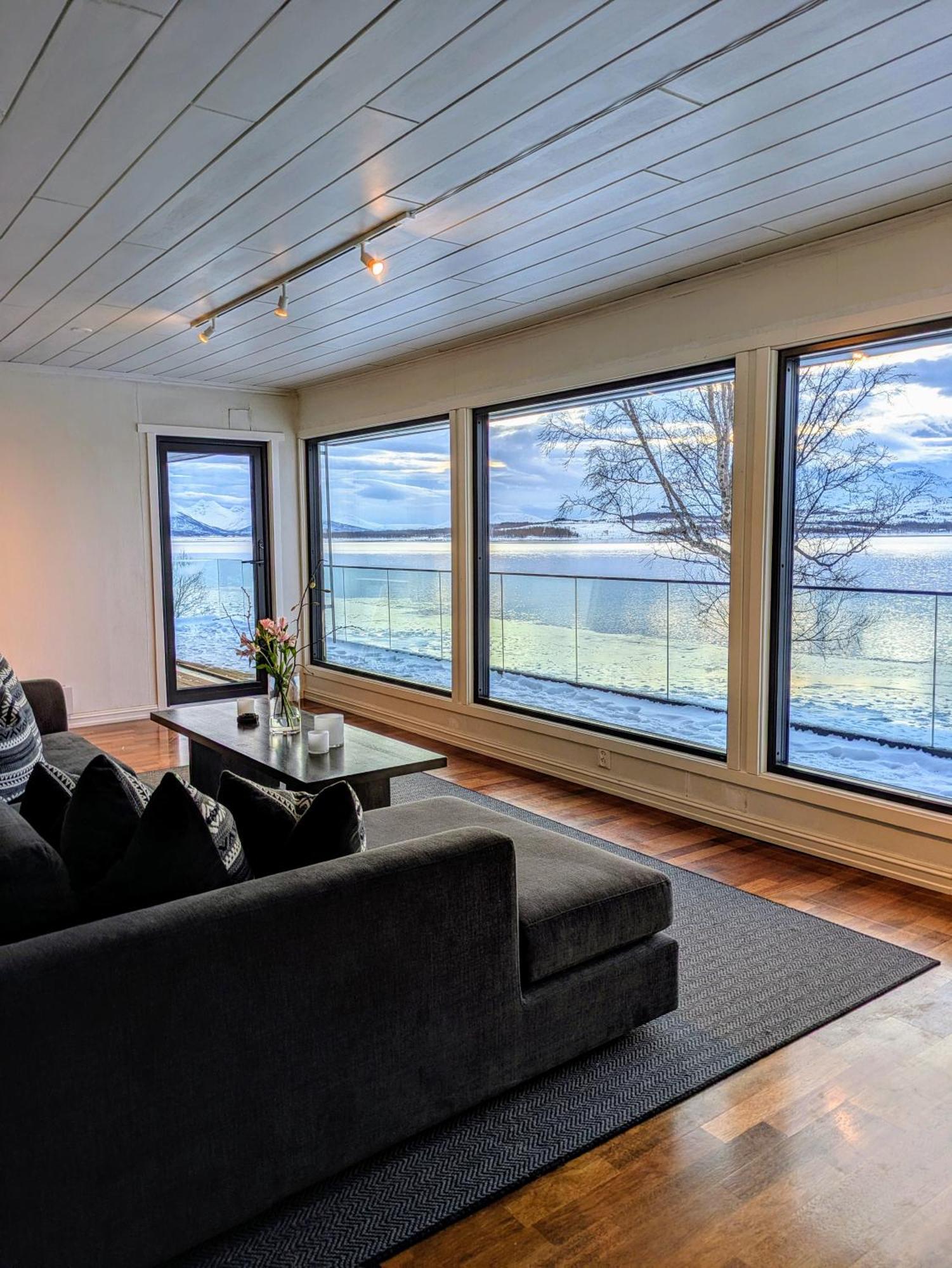 Hus Med Egen Strandlinje Tromsø Eksteriør bilde